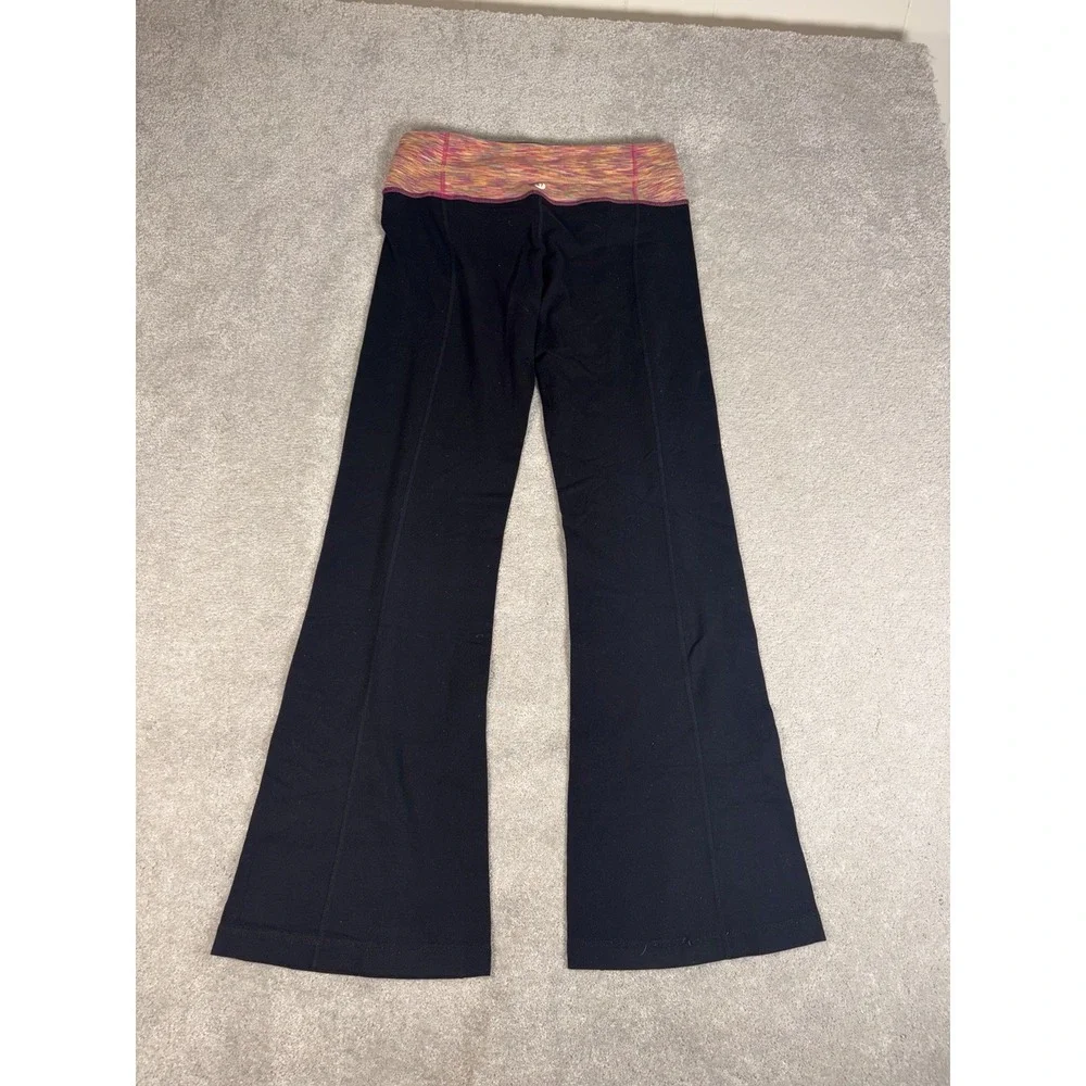 Lululemon Groove Pant Size 6 Black Magnum Dew Berry  Flare Yoga